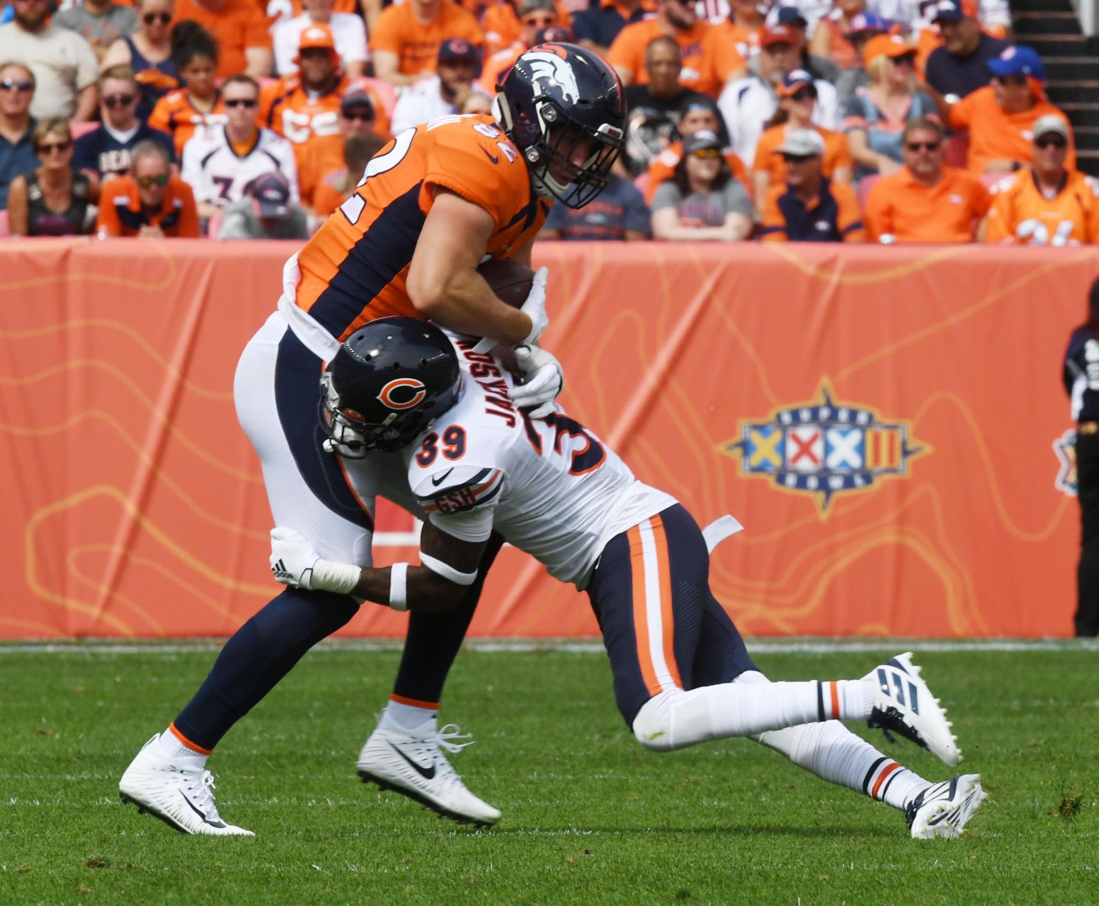 091619-s-broncosbears 704 .jpg